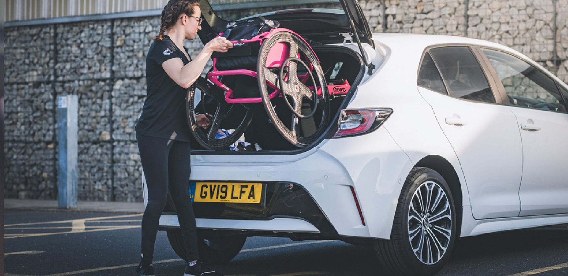 cars for carrying an unfolded wheelchair in the boot Car